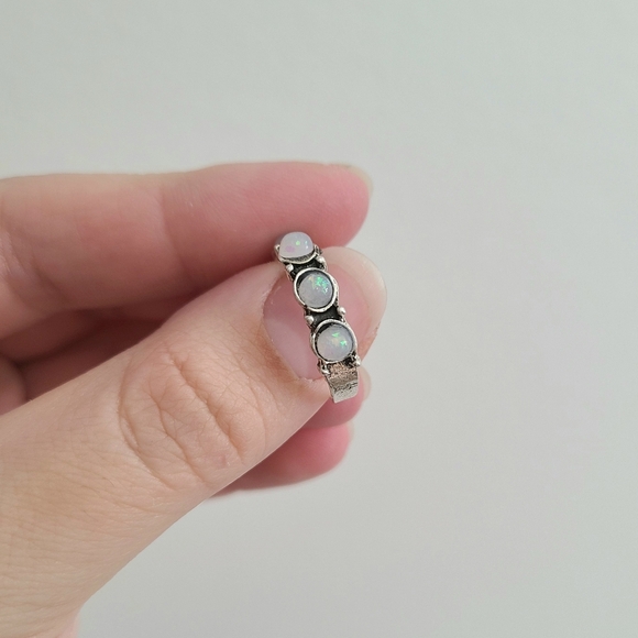 Faux Opal Fashion Ring - Picture 2 of 7